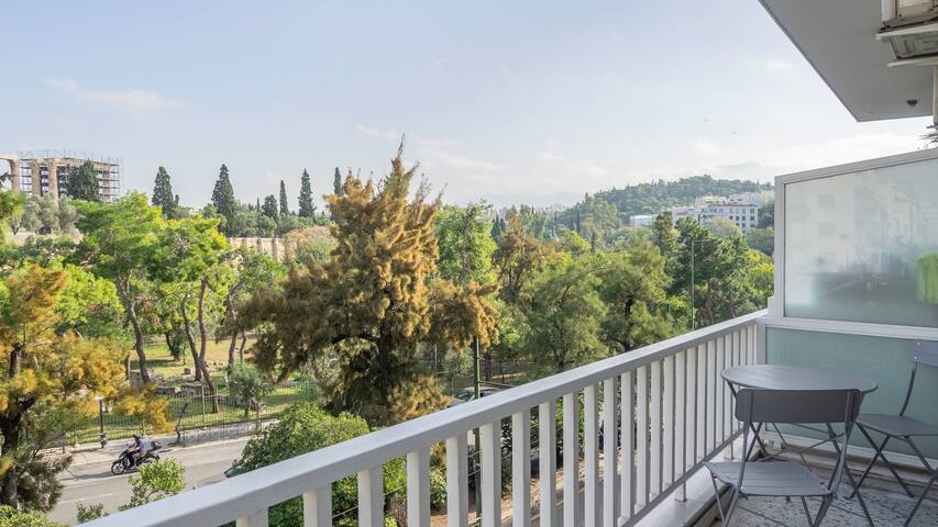 Amazing location – 2 min from Acropolis gallery image 3
