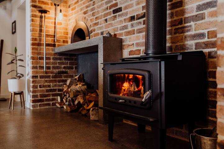 Large Stylish Family Home gallery image 5