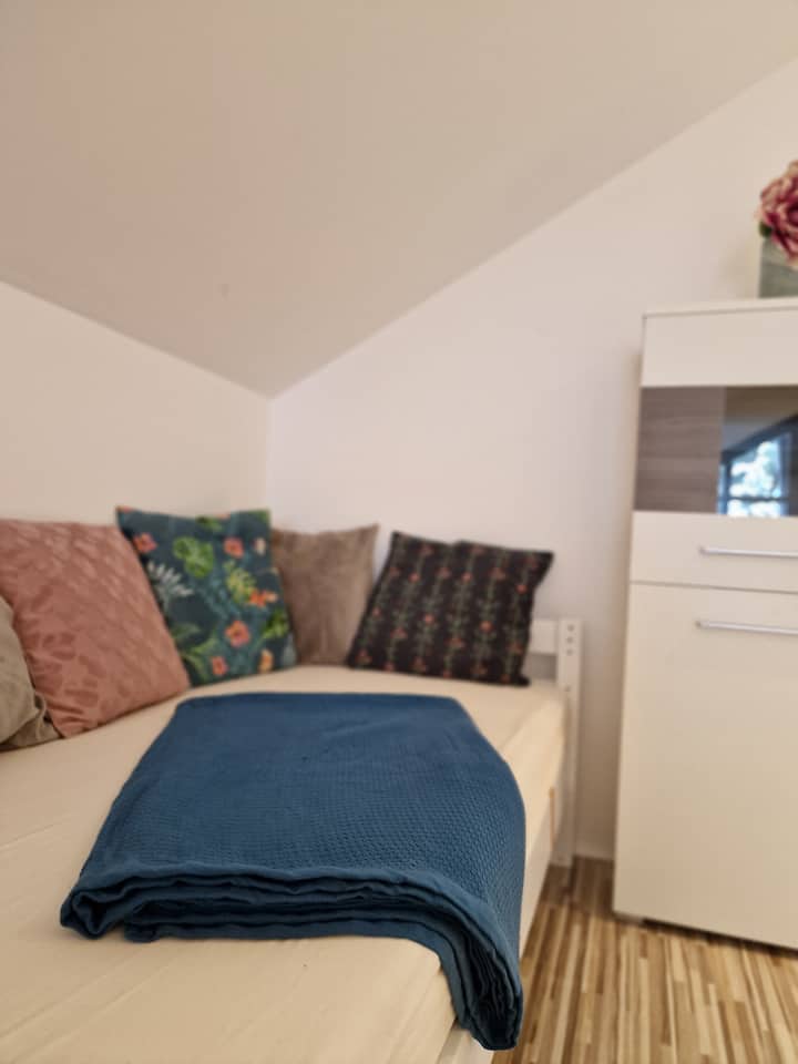 Cama adicional con 90x200 cm en el dormitorio II