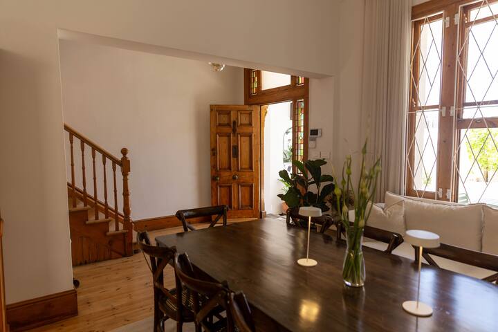 Designer Green Point Home, Backup Power & Pool gallery image 3