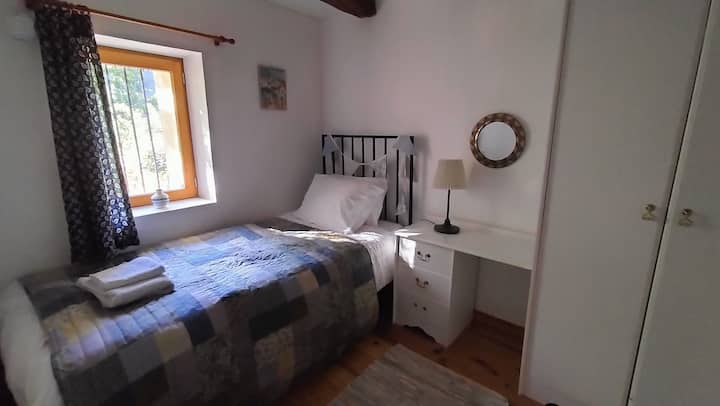 Lower floor single room.