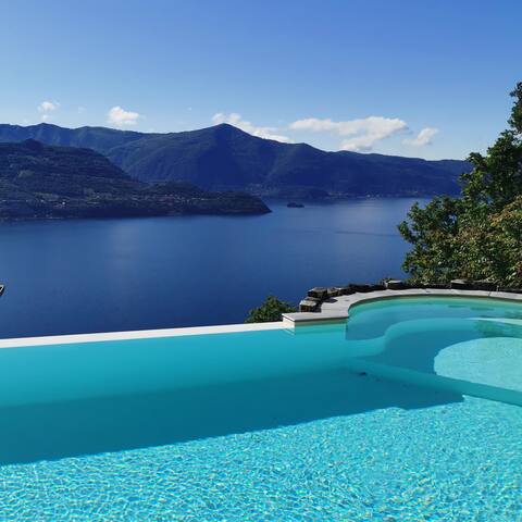 MIA ISOLA with lake view, garden and swimming pool gallery image 2