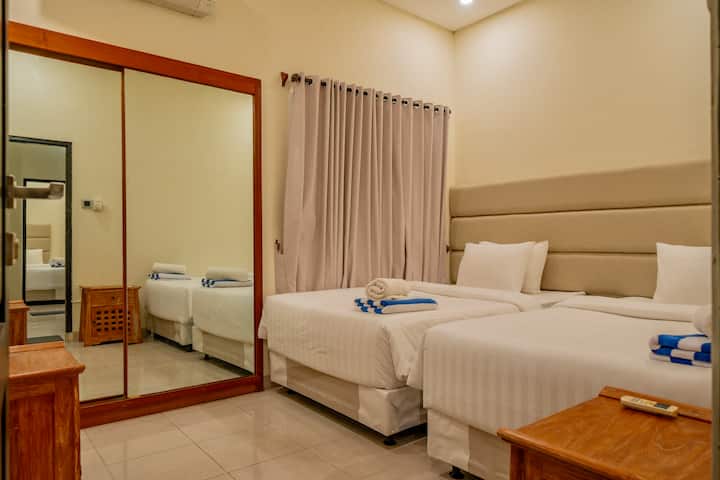 Спалня №4, разположена на 2 - рия етаж.