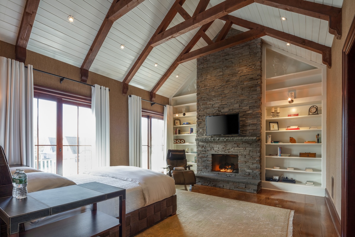 ห้องสวีทหลักพร้อมเตาผิงแก๊ส