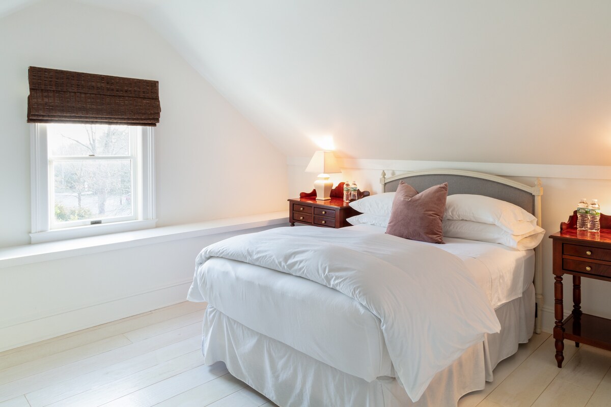 ห้องนอนควีนไซส์ชั้น 3