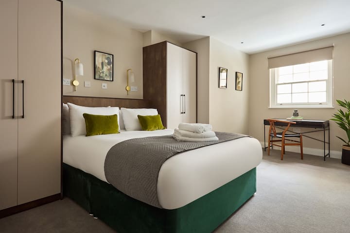 Stylish 2-Bedroom Apartment | Prime West End Area