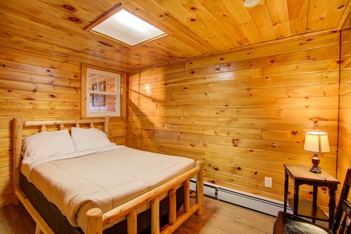 Spálňa 5 - manželská posteľ, nižšie poschodie