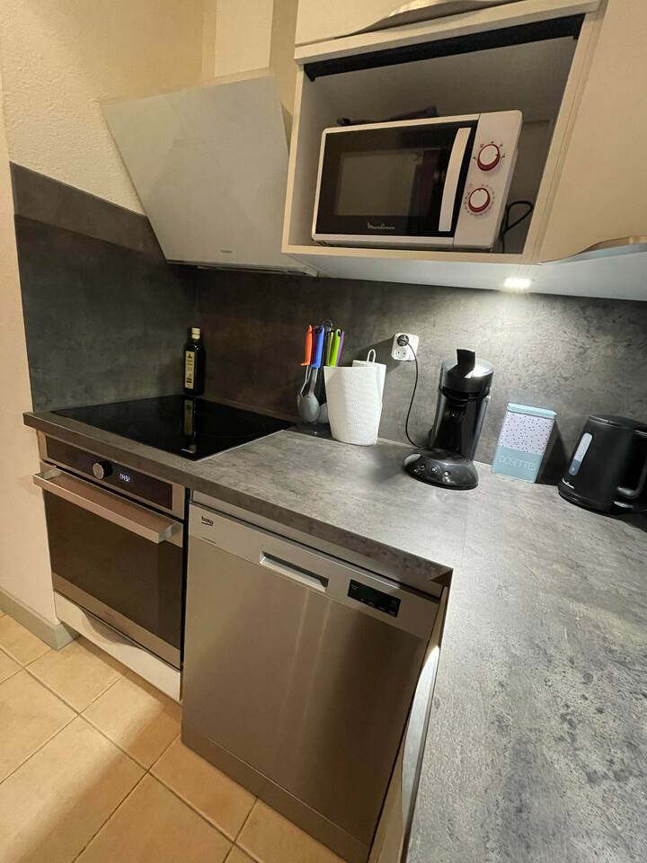 Appartement Avec Piscine Dans Une Résidence - Sète