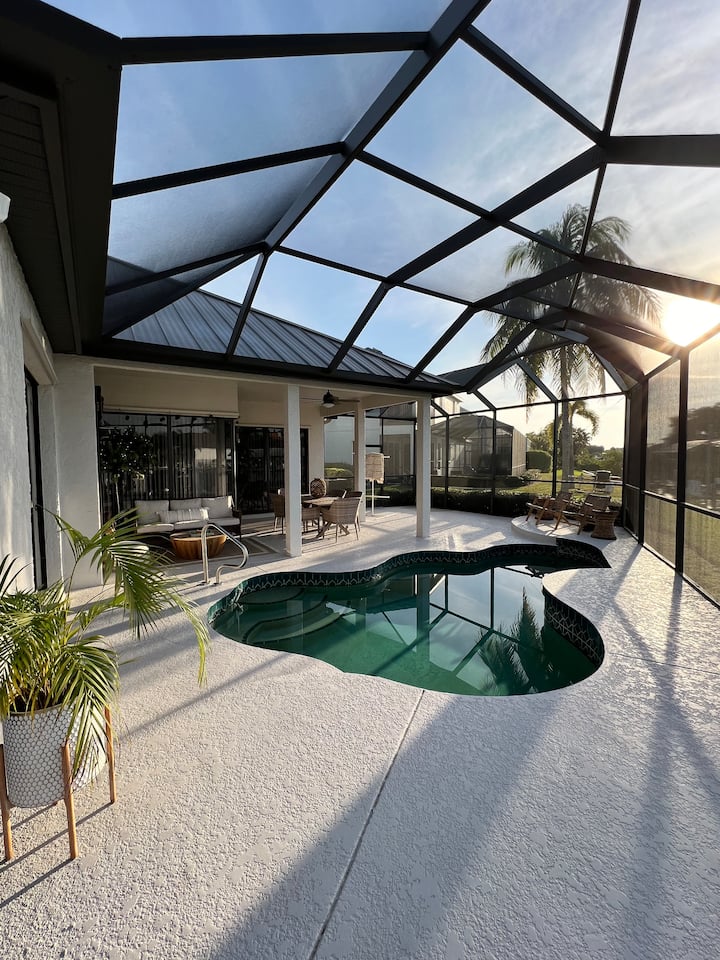 Blue Marlin Bungalow Heated Pool, Dock, Fishing! - Lake Sawyer, Parrish