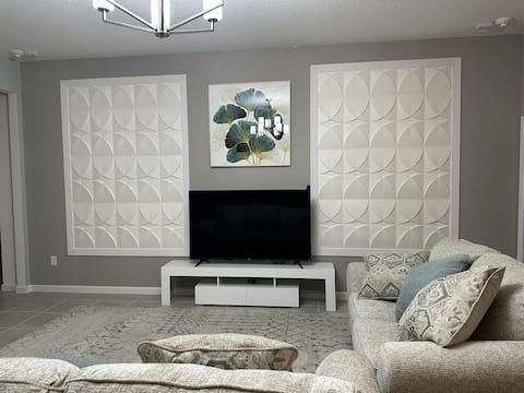 Happy Villa 12BR 11.5BA Pool BBQ 25