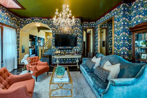 Historical Mansion for 30