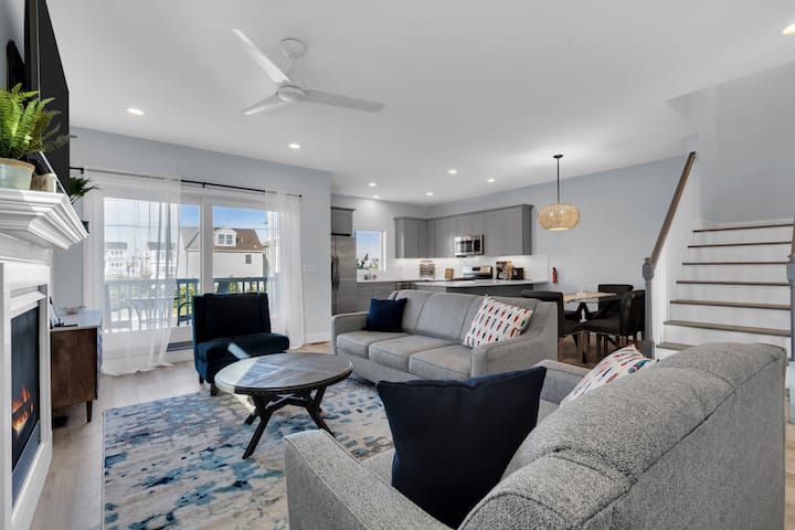 Luxury Beach House In Seaside! Now Available! - Toms River