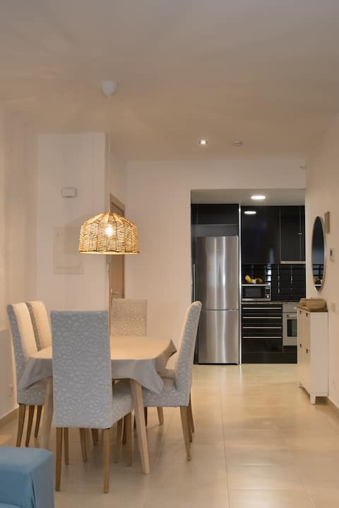 Modern Beach Apartment - La Maca