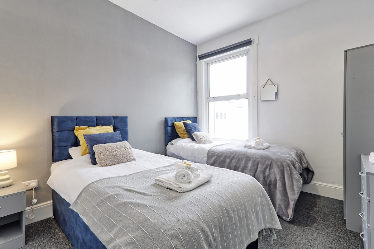 这间卧室配有豪华双人床，让您睡个好觉。