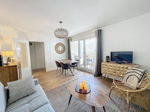 Apartment with terrace 5 minutes from the train station
