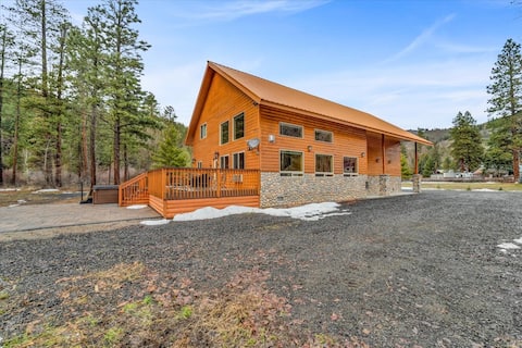 Cozy Chinook Cabin