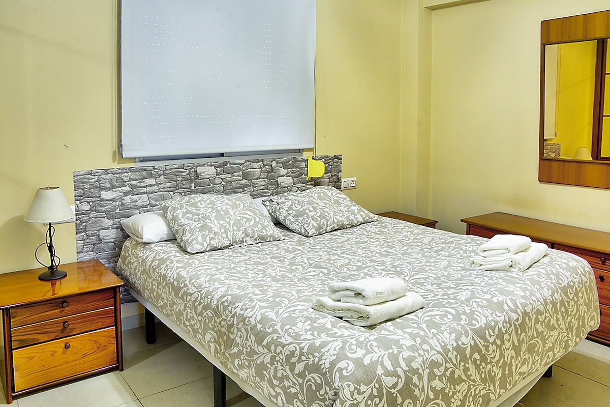 Popular Airbnb listing: Comfortable apartment in Triana in Triana Este