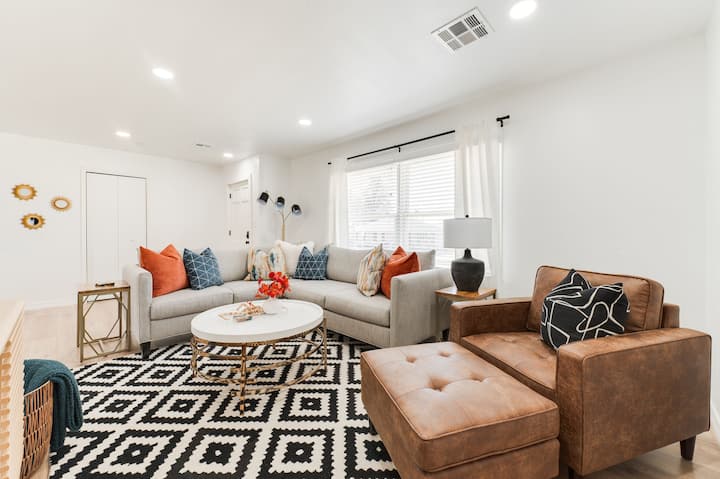 Remodeled-newly Furnished-colorful Gem In N Okc - Oklahoma City, OK