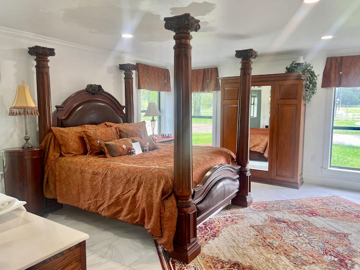 Cora's Suite at Flyin H Ranch - Airbnb