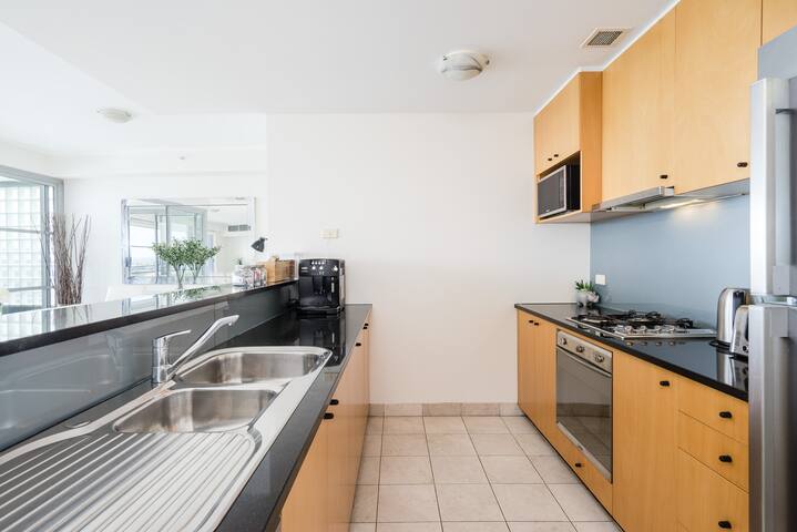 CBD Harbourview Three Bedrooms Penthhouse gallery image 4