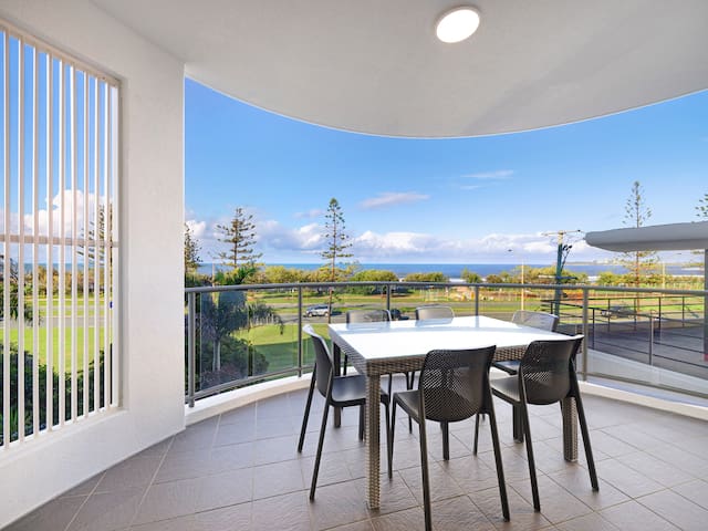 Beachfront Apartment, 3 Bedrooms