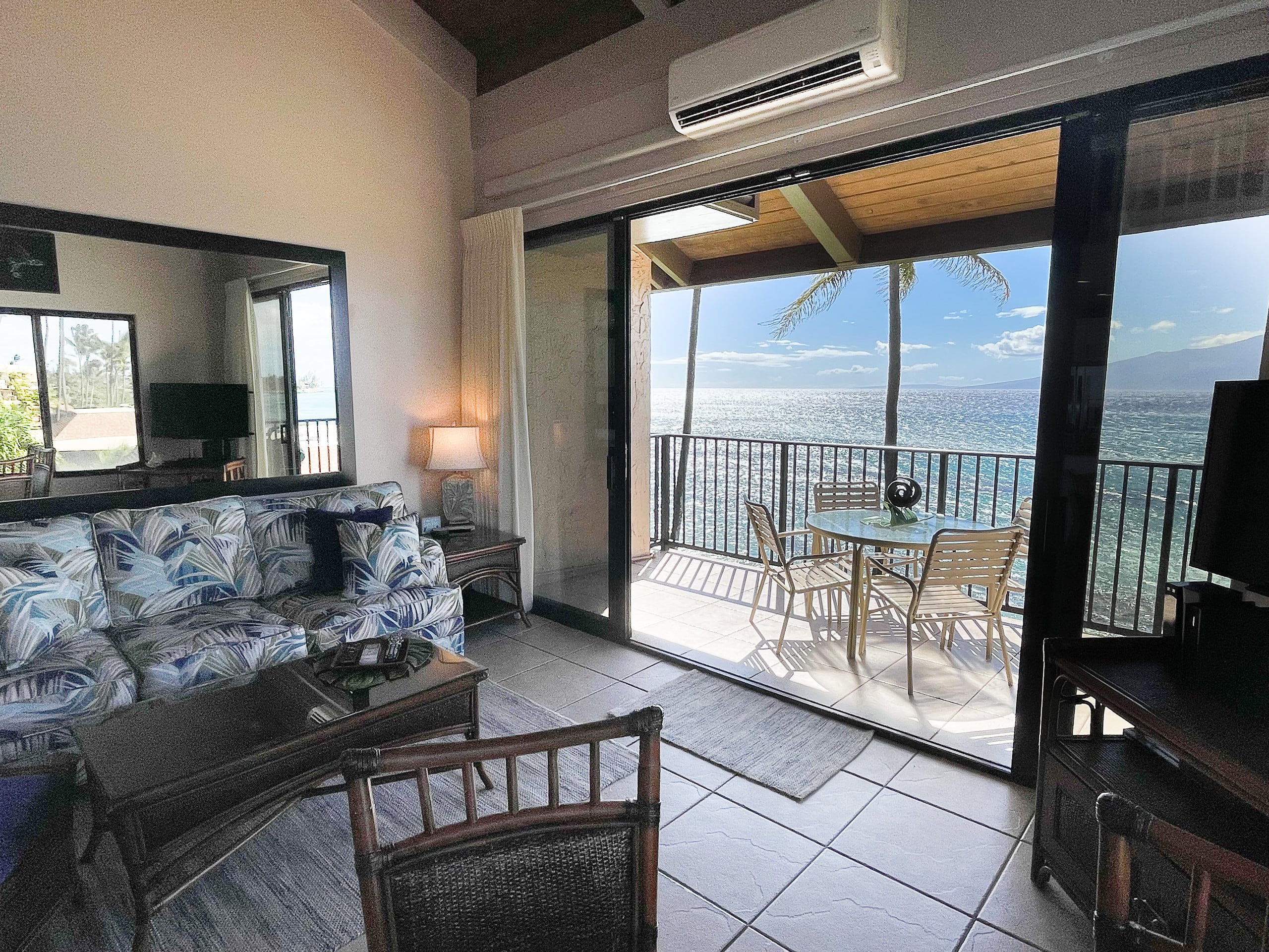 Condo in Lahaina · ★4.79 · 2 bedrooms · 5 beds · 2 baths - Image 3