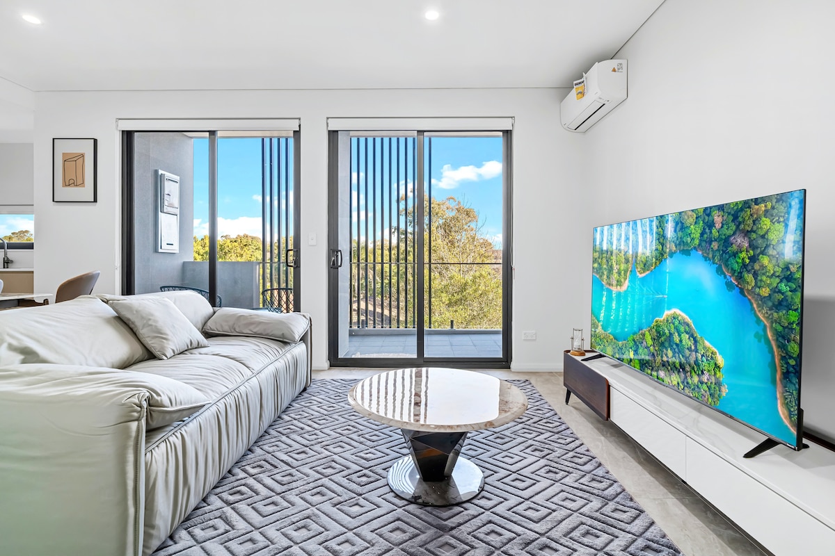 Homebush CBD 2 Bedrooms apartment S10-Free parking