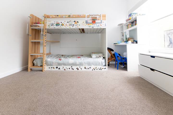 Sunshine on Surf gallery image 3