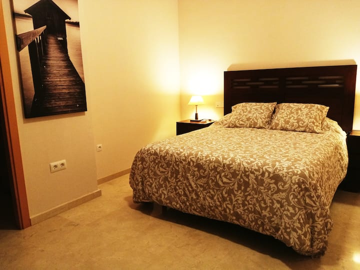 Schlafzimmer 1