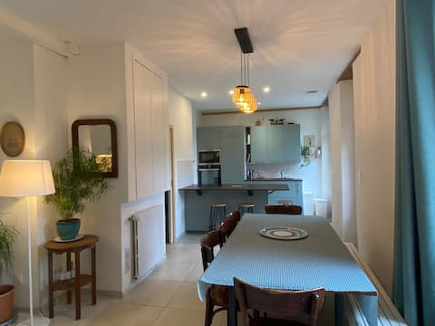 Comfortable family home - 200 meters from the beach
