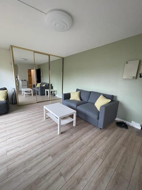 Airbnb performant: Downtown studio + terrace à Deauville