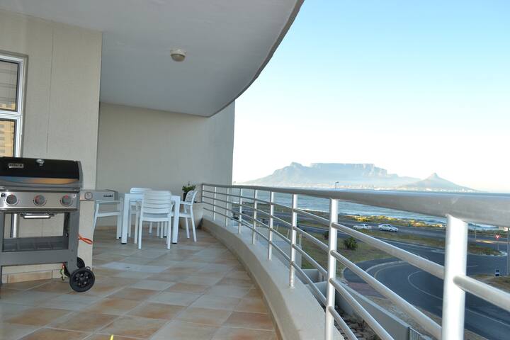 KiteView @The Bay – iconic views gallery image 2