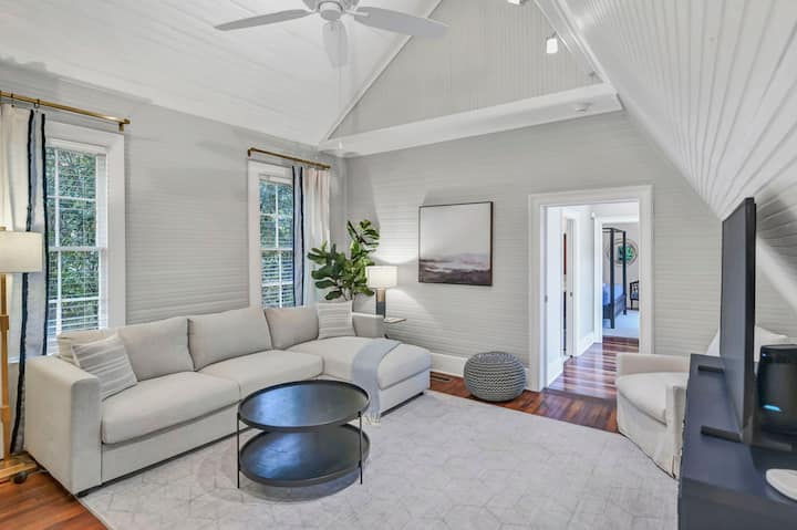 The Wren's Nest | 1br 2ba Guesthouse - Columbia, SC