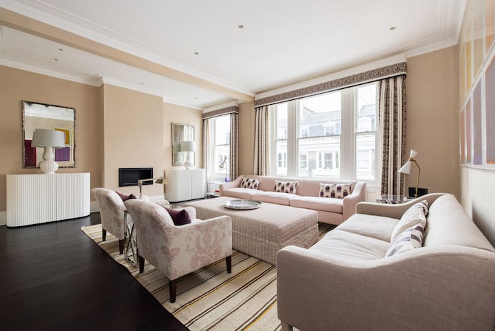 Kensington Luxury – 2 Bedrooms