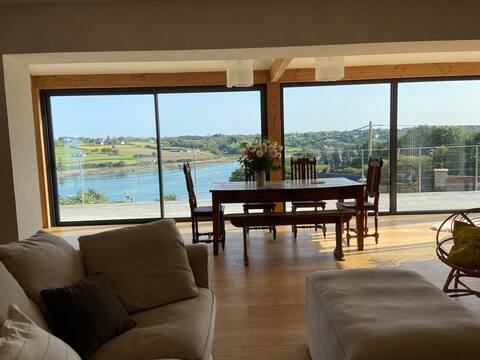 Pretty house overlooking the Jaudy