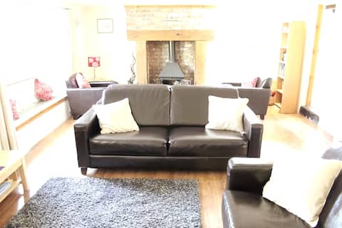 Dog-friendly detached Lakeland cottage by Scafell