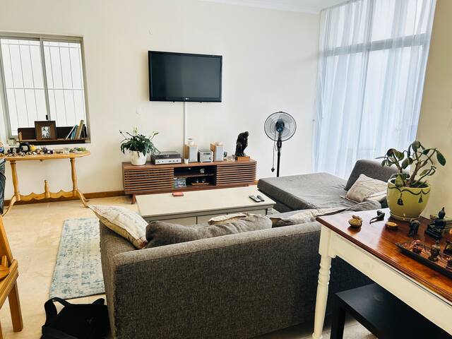 Bantry Bay House gallery image 4