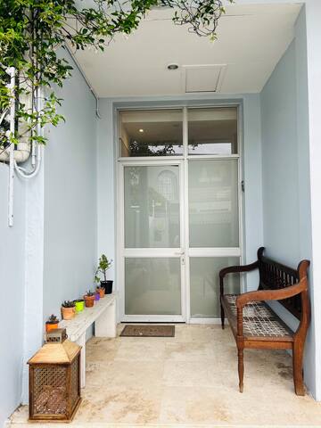 Bantry Bay House gallery image 2