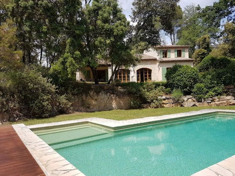 5-star air-conditioned Provencal house, pool