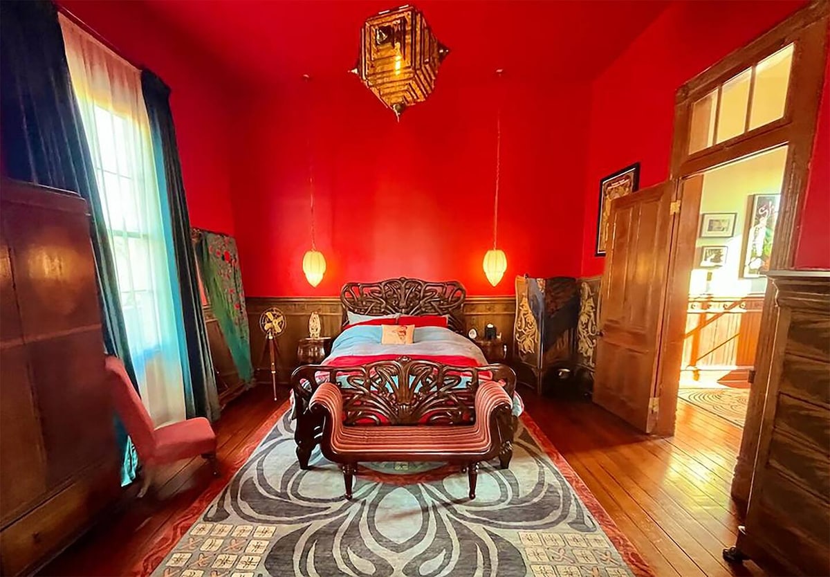 Stunning Ex-Victorian Church-Ballroom/Patio/Hottub - Houses for