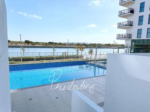 Elegant Yas Island Retreat near all 4 theme parks