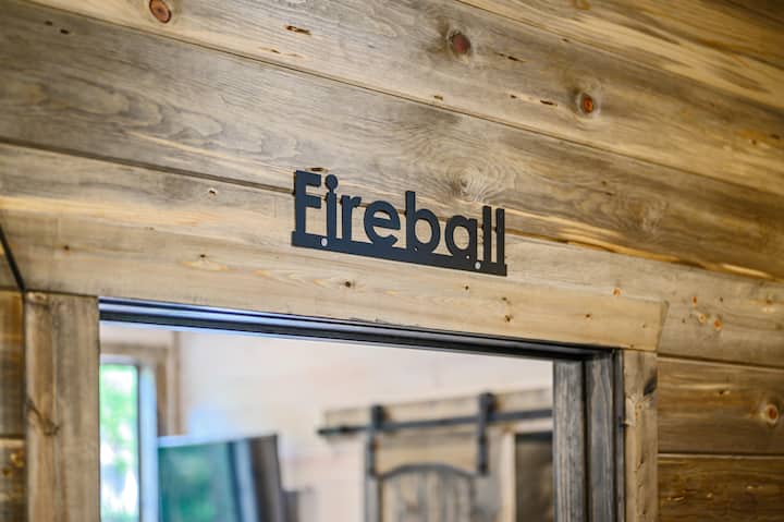 Fireball! This suite is located on the main floor and includes a cozy king sized bed and smart TV. The ensuite bath offers a large walk in shower. There are blinds on the windows for those sleepy mornings. 