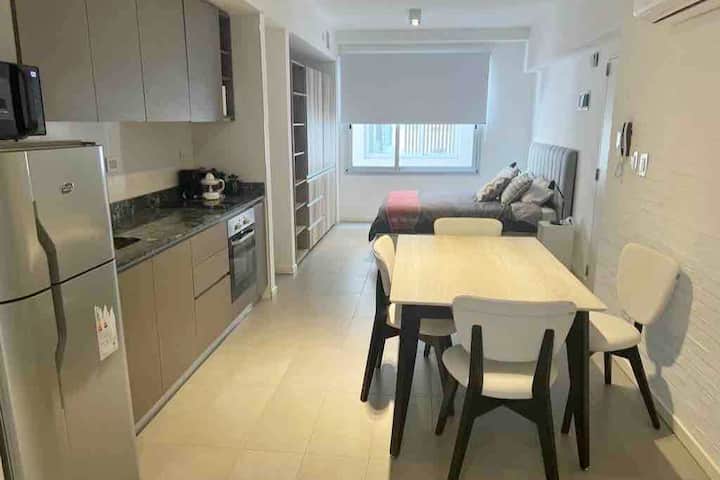 Monoambiente amoblado con cochera en Villa Crespo