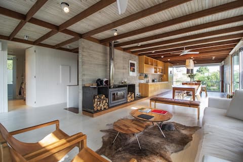 Designer house - Private neighborhood between forest and sea