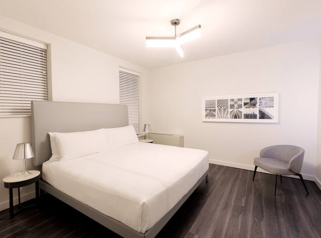 AKA Times Square – Two Bedroom Platinum Suite gallery image 4