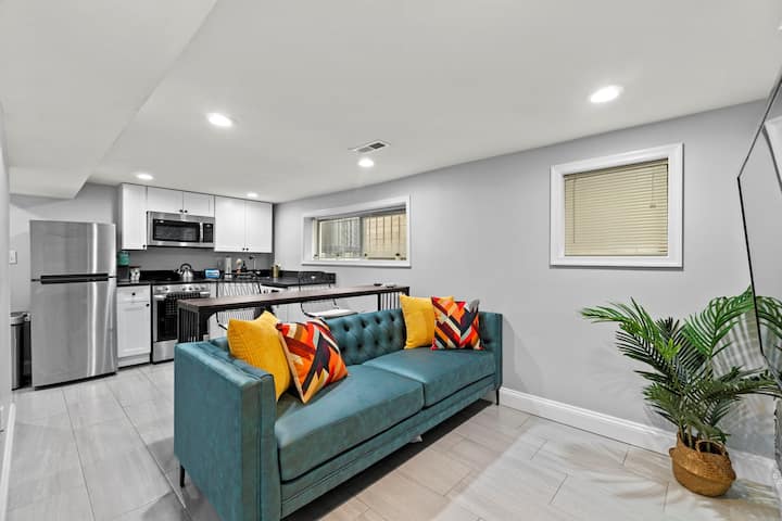 Dc Urban Villa At Girard 1br | 1ba & Sleeper Sofa - Edgewood, Washington DC