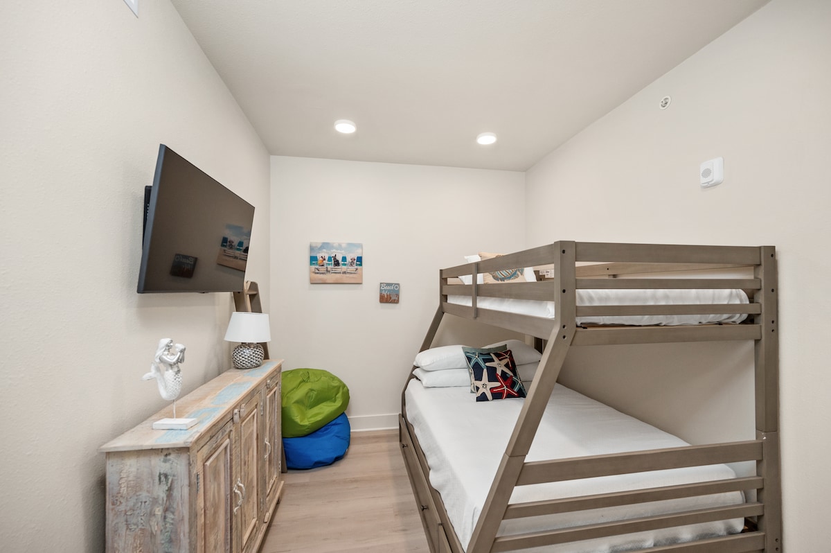 יש הרבה מקום בחדר הקומתיים!