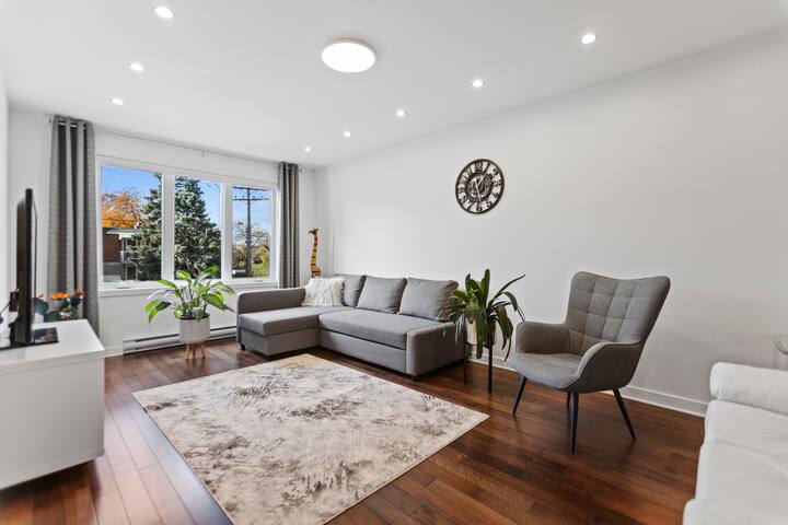 Spacious FULLY Renovated/ FREE Parking/Parcs/ WIFI