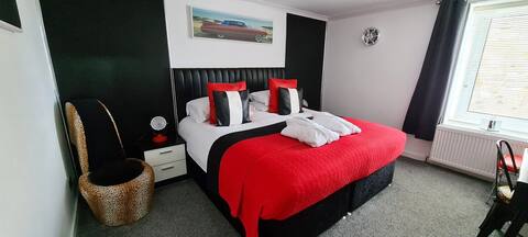Cadillac Kustomz Hotel Rm.51