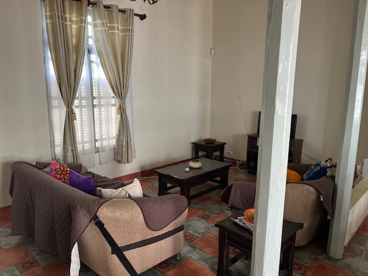 Linda Casa Con Jacuzzi En Ancón - Santa Rosa